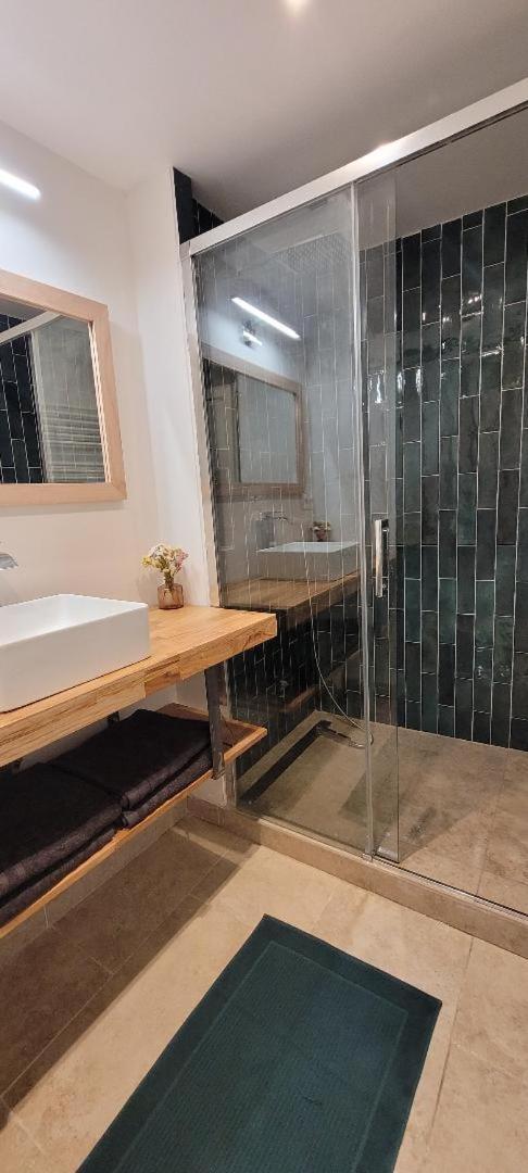 Magnifique Loft Deco Sur Le Port Et A 5mn Des Plages Wifi Clim 85 M2