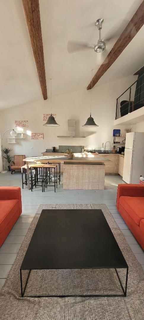 Apartment Magnifique Loft Deco Sur Le Port Et A 5mn Des Plages Wifi Clim 85 M2 La Ciotat